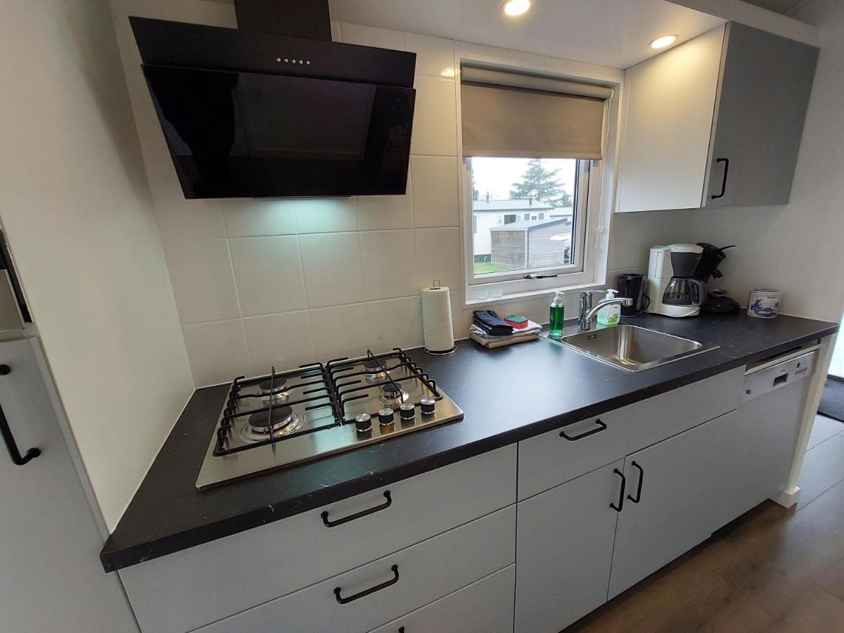 Modern En Chic Chalet Tot 4 Personen Op De Veluwe Recreatiepark De Oude Driest Путен Екстериор снимка