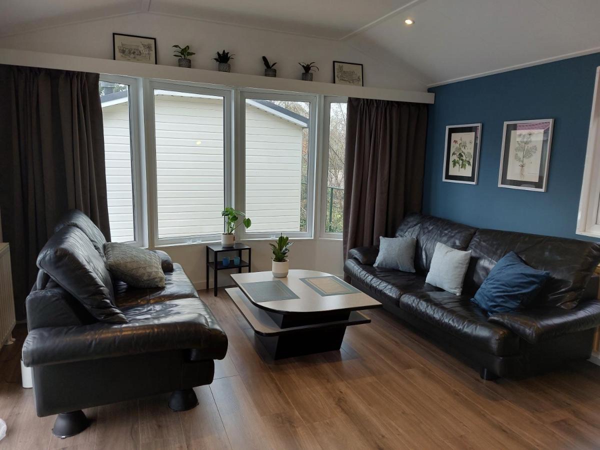 Modern En Chic Chalet Tot 4 Personen Op De Veluwe Recreatiepark De Oude Driest Путен Екстериор снимка