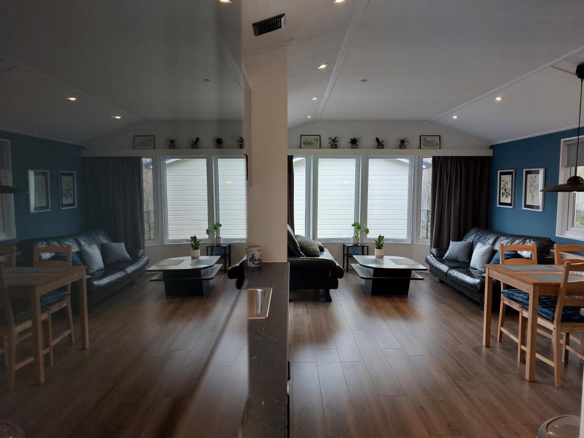 Modern En Chic Chalet Tot 4 Personen Op De Veluwe Recreatiepark De Oude Driest Путен Екстериор снимка