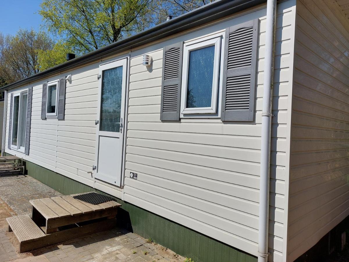 Modern En Chic Chalet Tot 4 Personen Op De Veluwe Recreatiepark De Oude Driest Путен Екстериор снимка