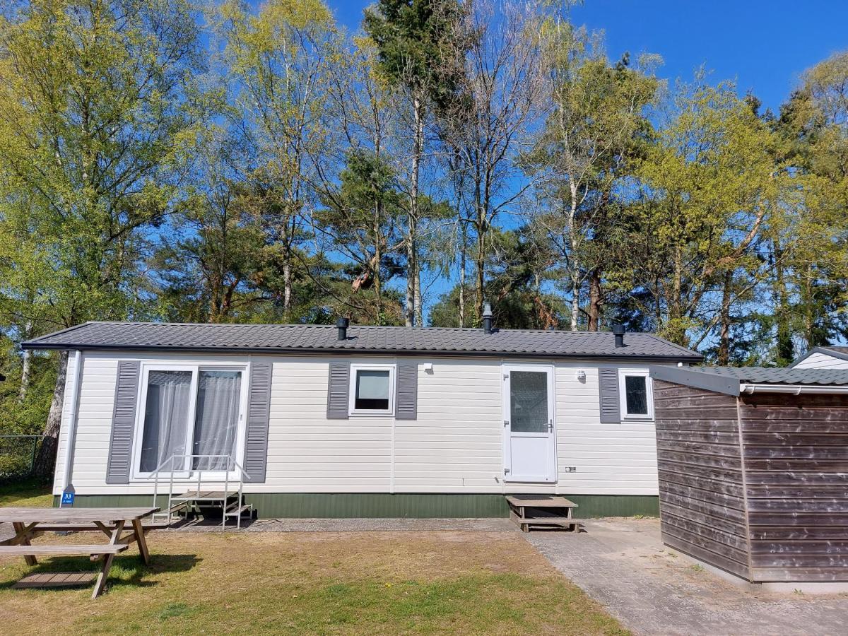 Modern En Chic Chalet Tot 4 Personen Op De Veluwe Recreatiepark De Oude Driest Путен Екстериор снимка