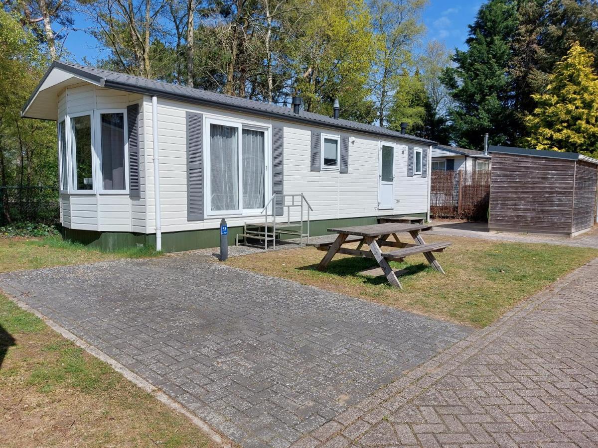 Modern En Chic Chalet Tot 4 Personen Op De Veluwe Recreatiepark De Oude Driest Путен Екстериор снимка